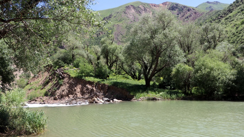 Iranpress: بحيرة مارميشو.. مناظر خلابة للسياحة في شمال غربي إيران