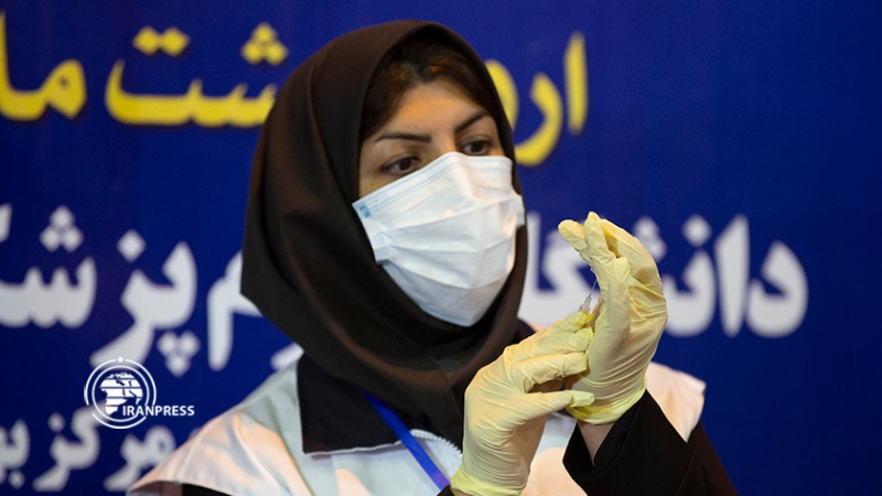Iranpress: بدء المرحلة الثالثة من التجارب السريرية للقاح الإيراني الكوبي