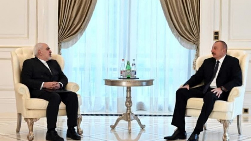 Iranpress: ظريف يلتقي رئيس جمهورية أذربيجان