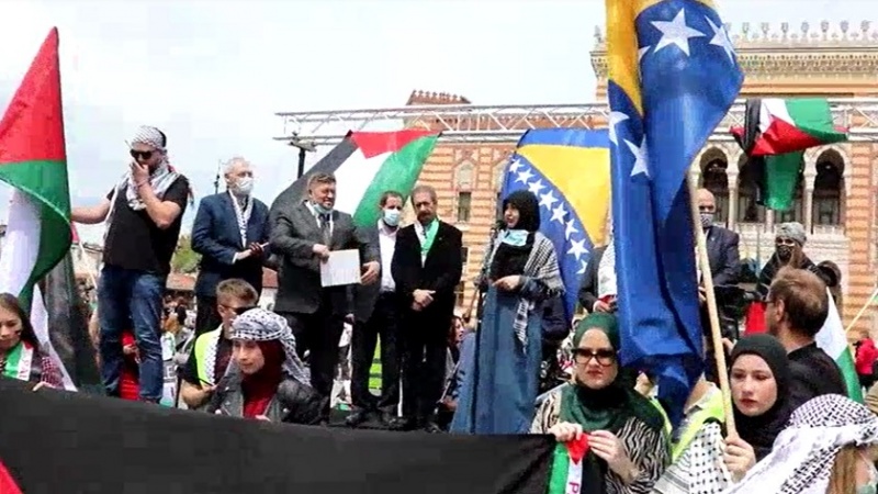 Iranpress: مسيرات في سراييفو دعمًا للشعب الفلسطيني