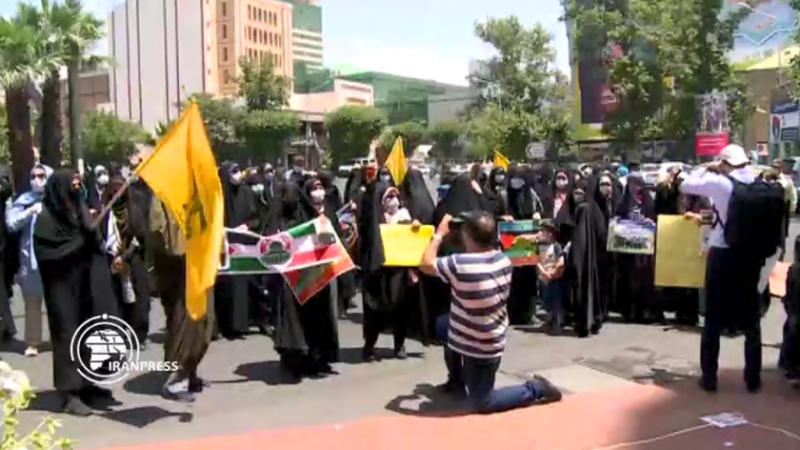 Iranpress: مظاهرة لطلبة جامعة طهران تنديدًا بالعدوان على غزة