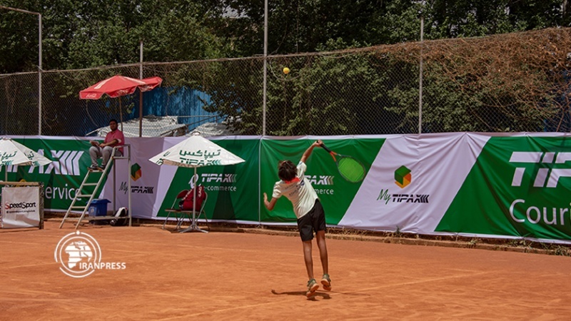 Iranpress:  شيراز تستضيف مسابقات التنس العالمية للبنين والبنات