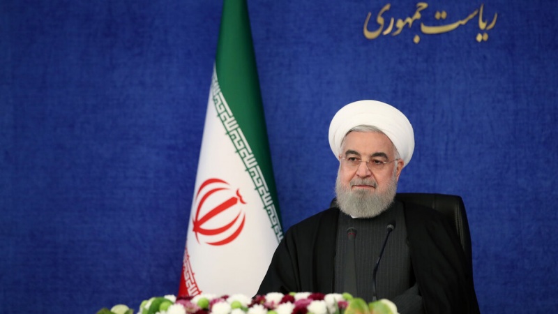 Iranpress: روحاني:  الحظر لا يمكنه منع إيران من التقدم والتطور