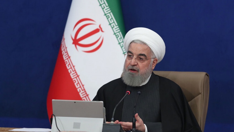 Iranpress: روحاني: إيران تجتاز الموجة الرابعة من تفشي كورونا