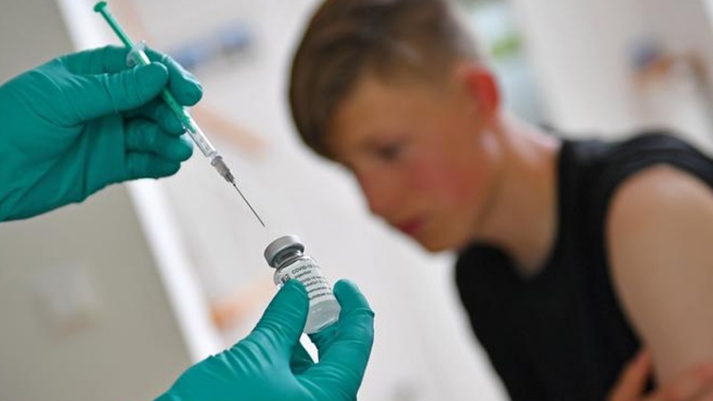Iranpress: الصحة العالمية: لا نهاية للوباء قبل تطعيم 70% من سكان العالم