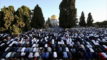 حضور هزاران فلسطینی در نماز صبح مسجد الاقصی