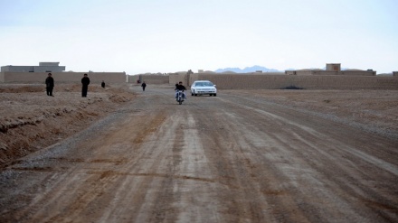 إنشاء طريق في أفغانستان بمساعدة إيرانية