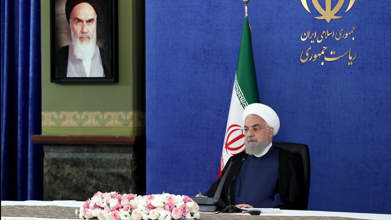 Iranpress: روحاني: يوم 15 خرداد هو يوم هزيمة أمريكا تجاه فكر الإمام الخميني (ره)