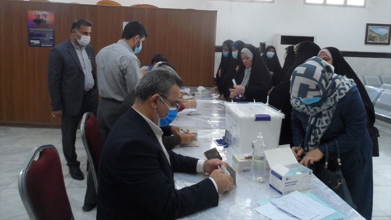 Iranpress: إجراء الانتخابات الرئاسية الإيرانية في العراق