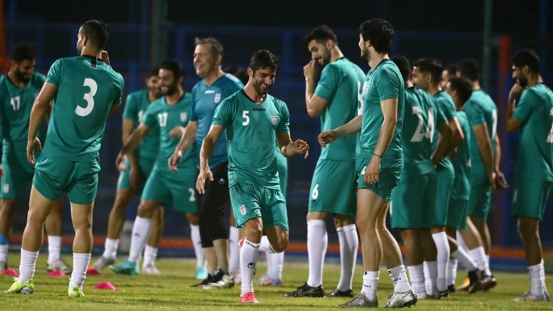 Iranpress: الطريق مهيأ لصعود المنتخب الوطني الإيراني إلى كأس العالم