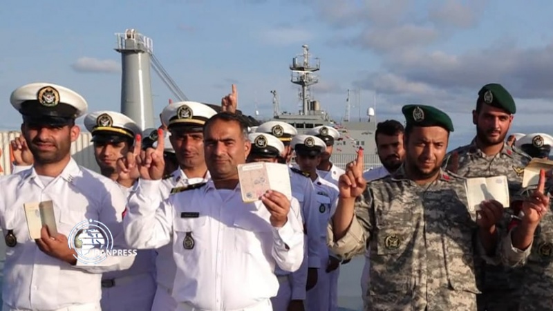 Iranpress: رسالة مجموعة السفن لبحرية الجيش في المحيط الأطلسي إلى الشعب الإيراني