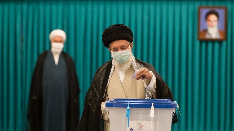 سماحة القائد: يوم الانتخابات هو يوم الشعب الإيراني ومصيره