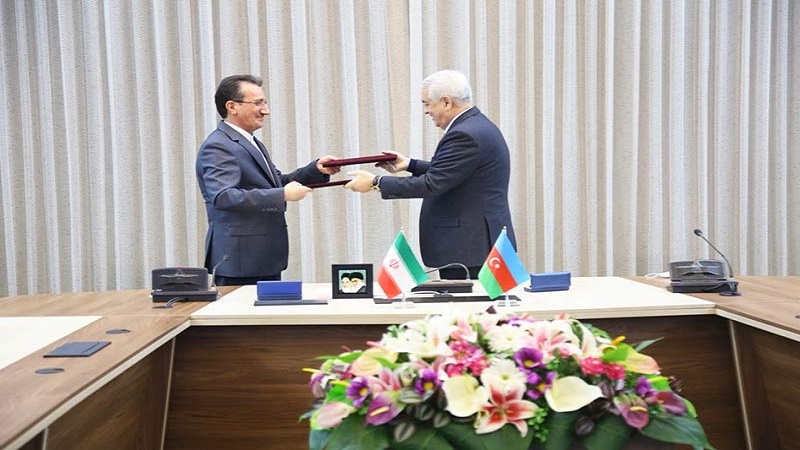 Iranpress: توقيع اتفاقية تعاون سككي بين إيران وجمهورية أذربيجان