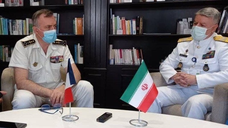 Iranpress: الأدميرال خانزادي: يجب أن تغادر السفن الأجنبية مياه الخليج الفارسي