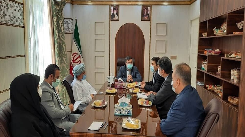 Iranpress: محافظ هرمزكان: هناك ضرورة لإنشاء سويقات حدودية مشتركة مع عمان