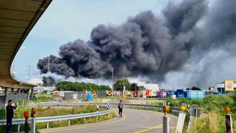 Iranpress: انفجار ضخم في مصنع للكيماويات في ألمانيا