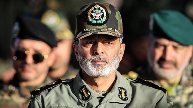 Iranpress: الجيش الإيراني يقف بكل قوة أمام الأعداء