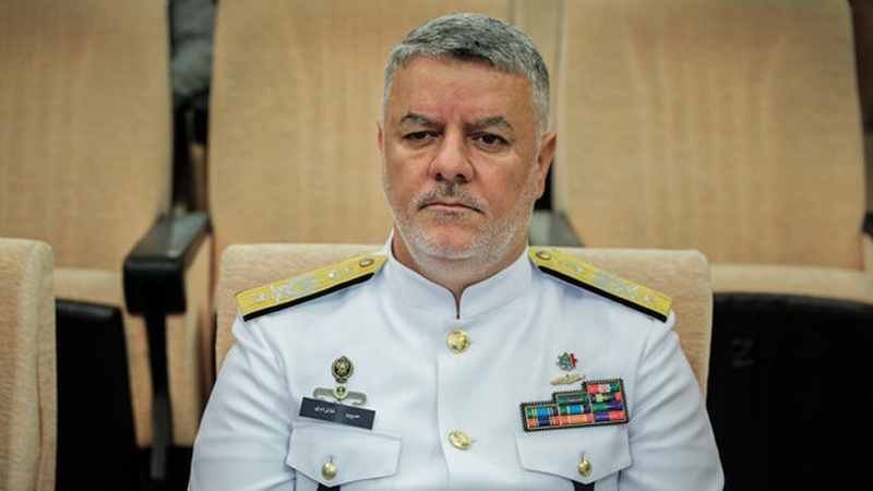 Iranpress: قائد إيراني يحضر عرضاً عسكرياً  لسلاح البحر الروسي