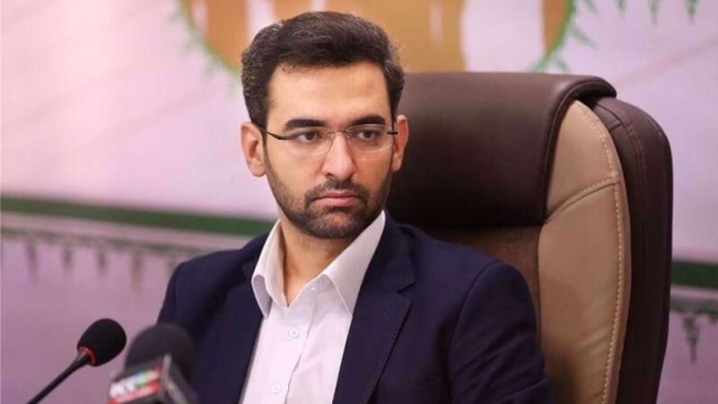 Iranpress: آذري جهرمي: حل مشاكل خوزستان يتطلب إجماعًا وطنيًا