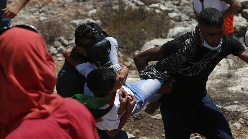 Iranpress: إصابة عشرات الفلسطينيين خلال مواجهات مع الاحتلال بالضفة الغربية