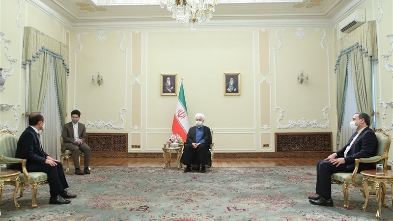 Iranpress: روحاني يؤكد على ضرورة تسوية المشاكل المصرفية بين إيران وكوريا الجنوبية