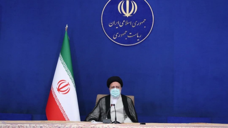 Iranpress: وصول وفد المجلس الأعلى القرغيزي إلى طهران لحضور حفل تنصيب الرئيس الإيراني الجديد