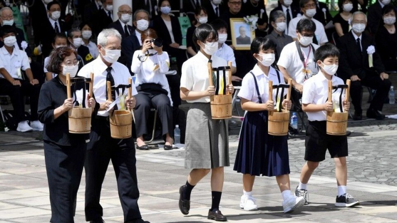 Iranpress: اليابان تحيي الذكرى الـ 76 لإلقاء القنبلة النووية على ناغاساكي