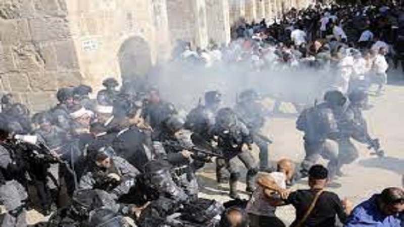 Iranpress: 117 جريحا في قمع الإحتلال مسيرات فلسطينية بالضفة الغربية