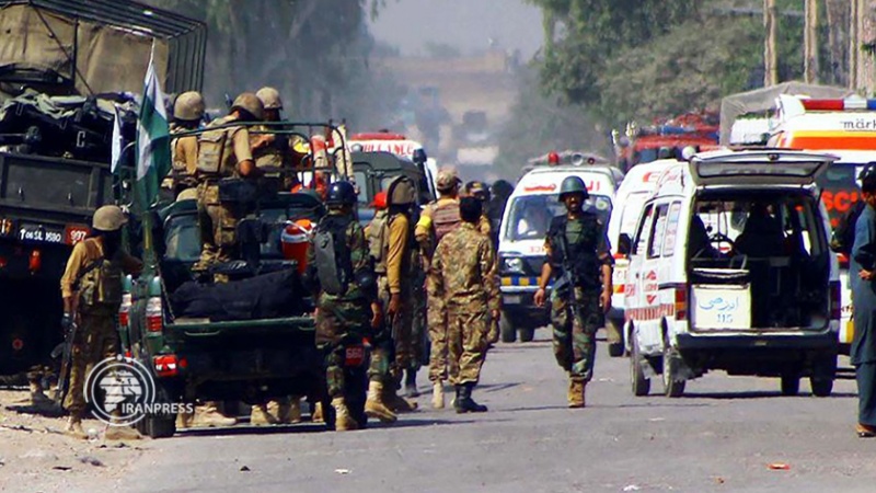 Iranpress: باكستان.. ارتفاع عدد شهداء انفجار قنبلة بوسط موكب العزاء الحسيني إلى 61