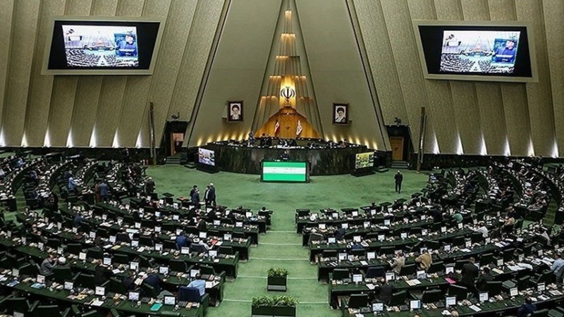 Iranpress: استمرار دراسة أهلية الوزراء المقترحين للحكومة الثالثة عشرة بعد ظهر اليوم