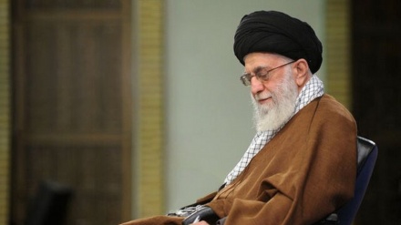 قائد الثورة الإسلامية يعزي باستشهاد المولوي عبد الواحد