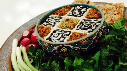 حليم (هريس) باذنجان.. طبق تقليدي لمدينة إصفهان وسط إيران