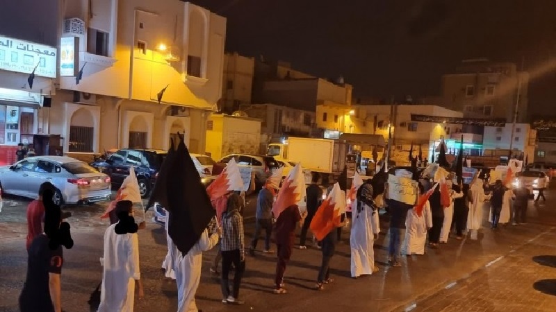 Iranpress: مظاهرات سلمية في البحرين للمطالبة بالإفراج عن المعتقلين السياسيين