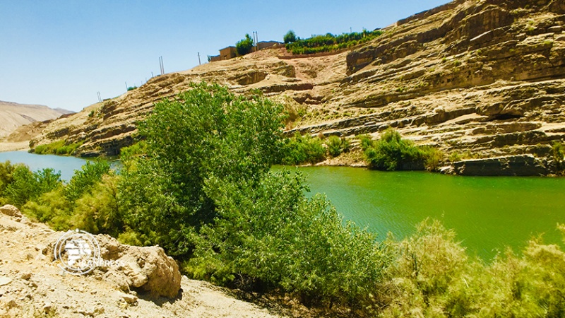 Iranpress: نهر «سیمره».. طبيعة جميلة بين الصخور غرب إيران