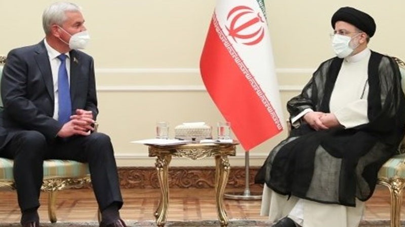 Iranpress: الرئيس الإيراني يوكد ضرورة تطور العلاقات مع بيلاروسيا