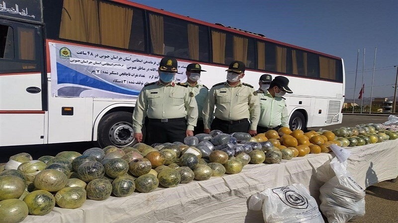 Iranpress: ضبط طن من المخدرات في محافظة سيستان وبلوشستان