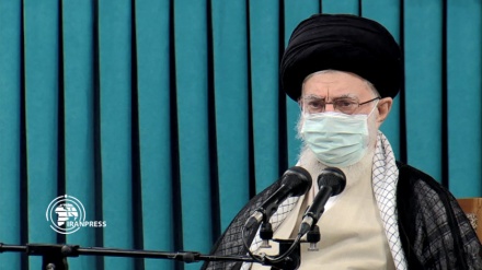 قائد الثورة: الانتخابات في إيران نموذج لسيادة أبناء الشعب