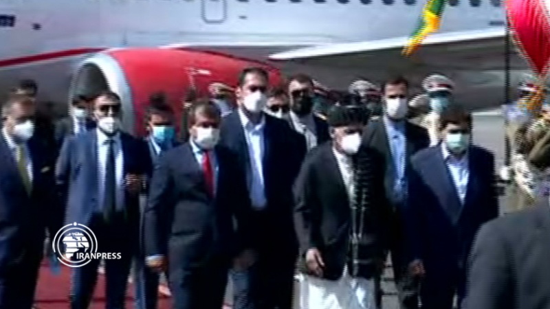 Iranpress: الرئيس الافغاني يصل إلى طهران