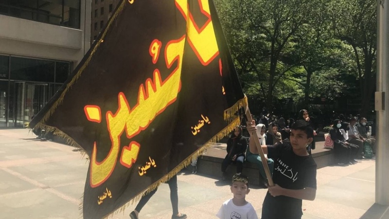 Iranpress: خروج مواكب العزاء الحسيني إلى شوارع نيويورك
