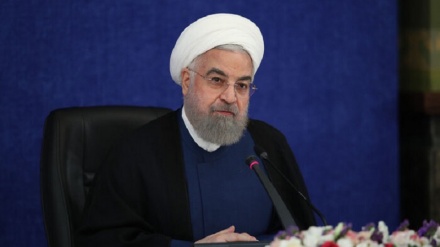 روحاني: إرشادات القائد وحضور الشعب في الساحة سر نجاح الحكومة