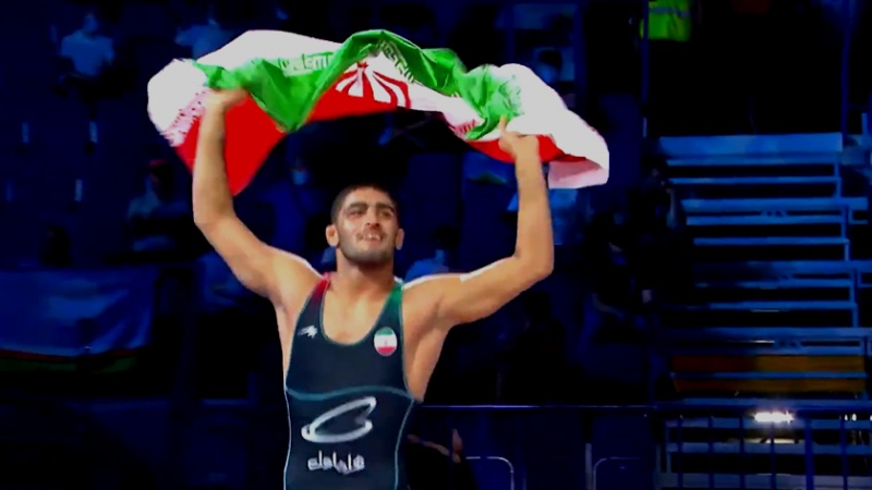Iranpress: ثلاث ميداليات لإيران في بطولة العالم للشباب للمصارعة الحرة بروسيا
