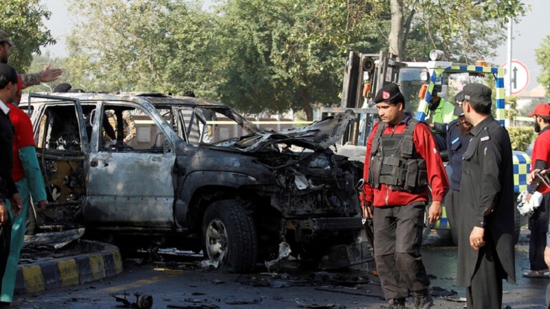 Iranpress: 3 شهداء وعشرات الجرحى جراء انفجار خلال احياء مراسم عاشوراء في باكستان