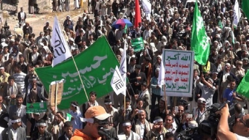 Iranpress: مسيرة حاشدة في اليمن احياء لذكرى استشهاد أبي الأحرار الإمام الحسين (ع)