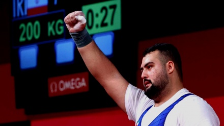 رباع إيراني يحصد الفضية في أولمبياد طوكيو