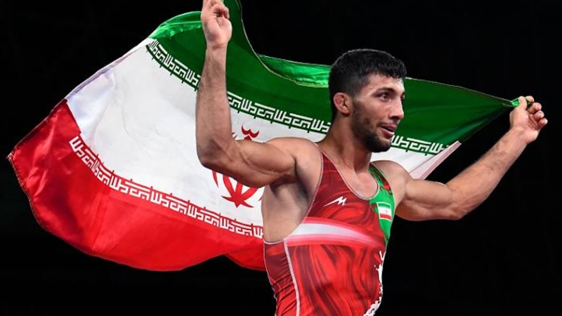 Iranpress: إيران تتوج بالبطولة في نهائي الأولمبياد للمصارعة الرومانية