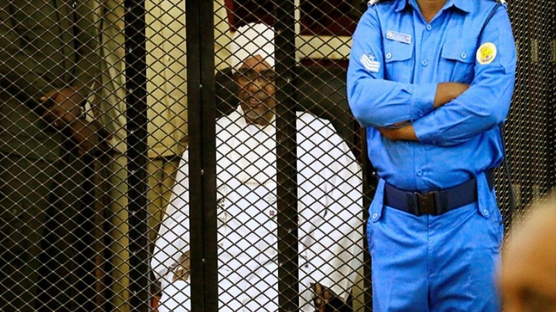 Iranpress: السودان يوافق على تسليم البشير والمطلوبين إلى الجنائية الدولية
