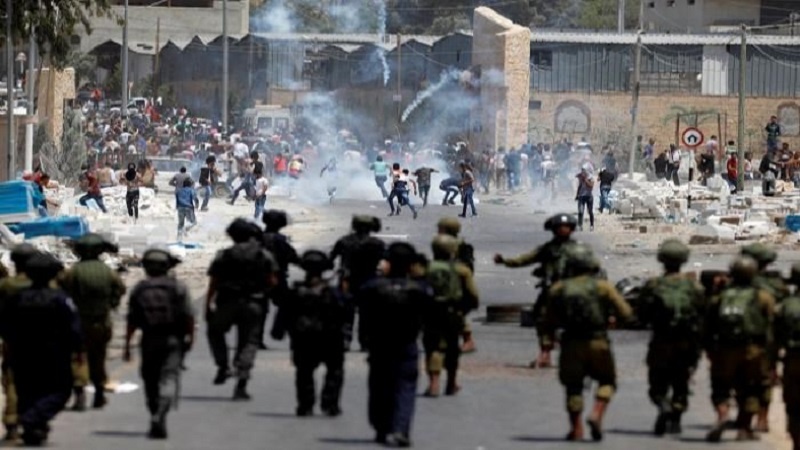 Iranpress: إصابة 40 فلسطينيا في مواجهات مع الاحتلال بالضفة الغربية