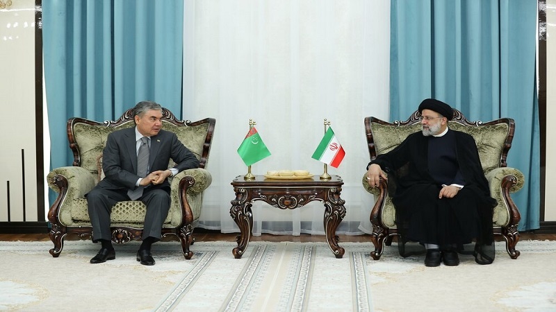 Iranpress: رئيسي: العلاقات الودية بين إيران وتركمانستان تتجاوز العلاقات بين جارتين