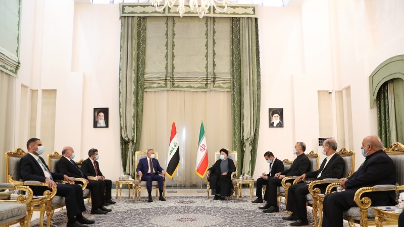Iranpress: لقاء بين الرئيس الإيراني ورئيس الوزراء العراقي