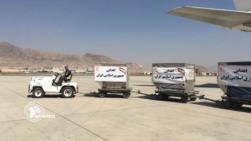 Iranpress: إيران ترسل مساعدات إنسانية إلى أفغانستان